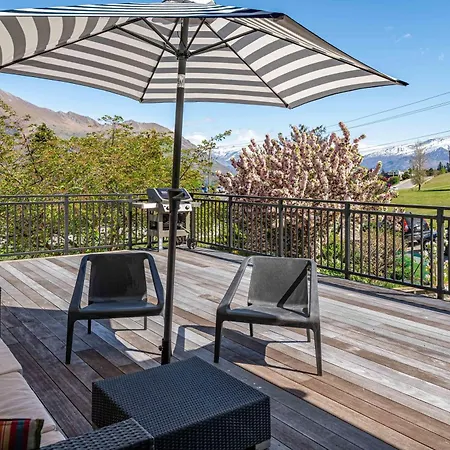 Villa Elevated Mountain Views