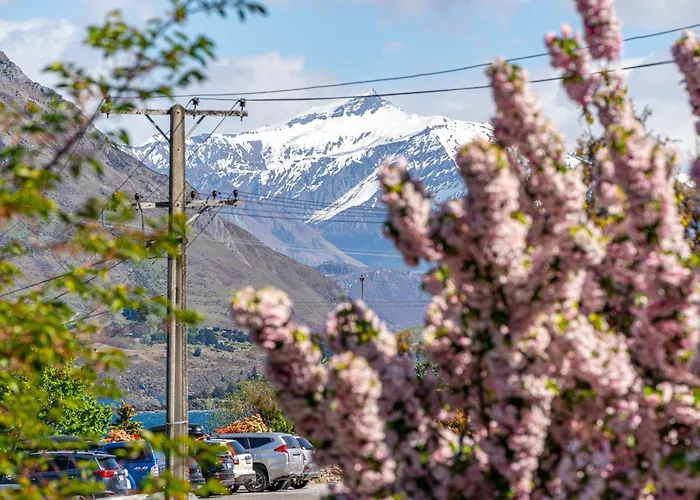 Elevated Mountain Views Wanaka